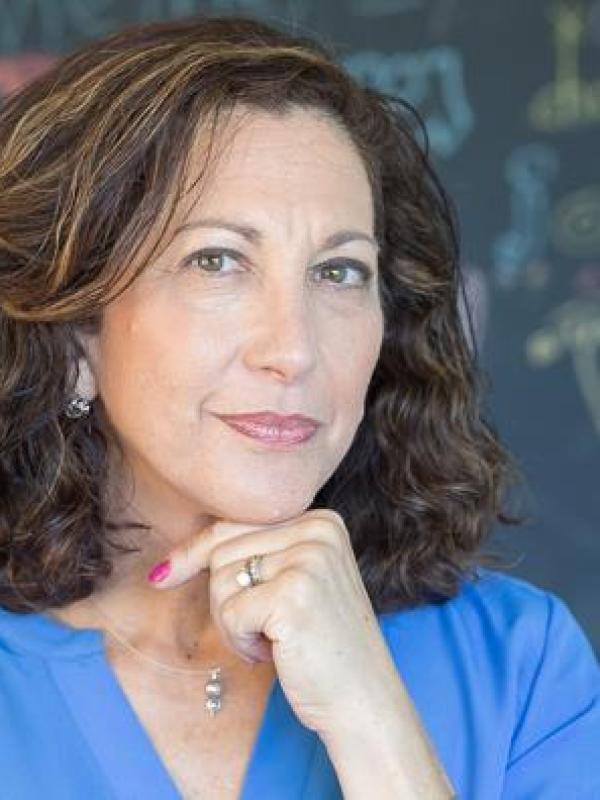 Headshot of Diane Naughton