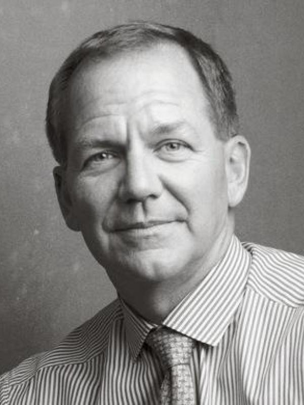 Headshot of Paul Tudor Jones