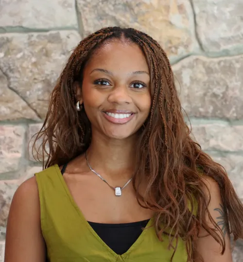 Alysha Johnson headshot